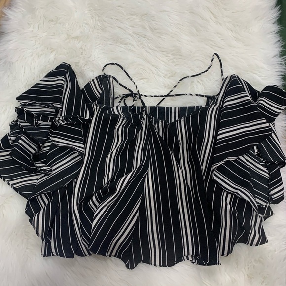 Cal’s Cold Shoulder Striped Blouse Size S (338)‎ - Picture 7 of 11